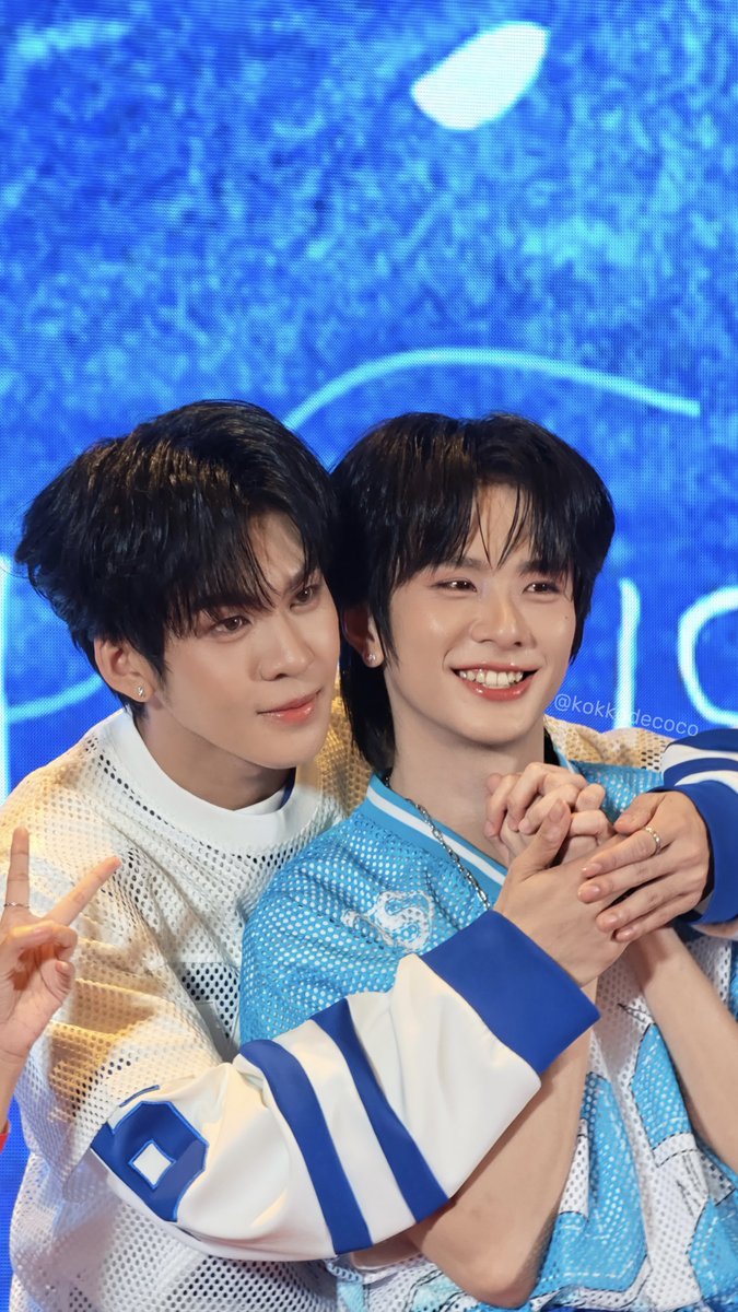 kokkodecoco's tweet photo. 🦋🐱🩵✨ 

OCEAN WHISPERS TO AAS
#AuauSaveOceanWhispersFanSign
#auausave https://t.co/18FNliOiTG