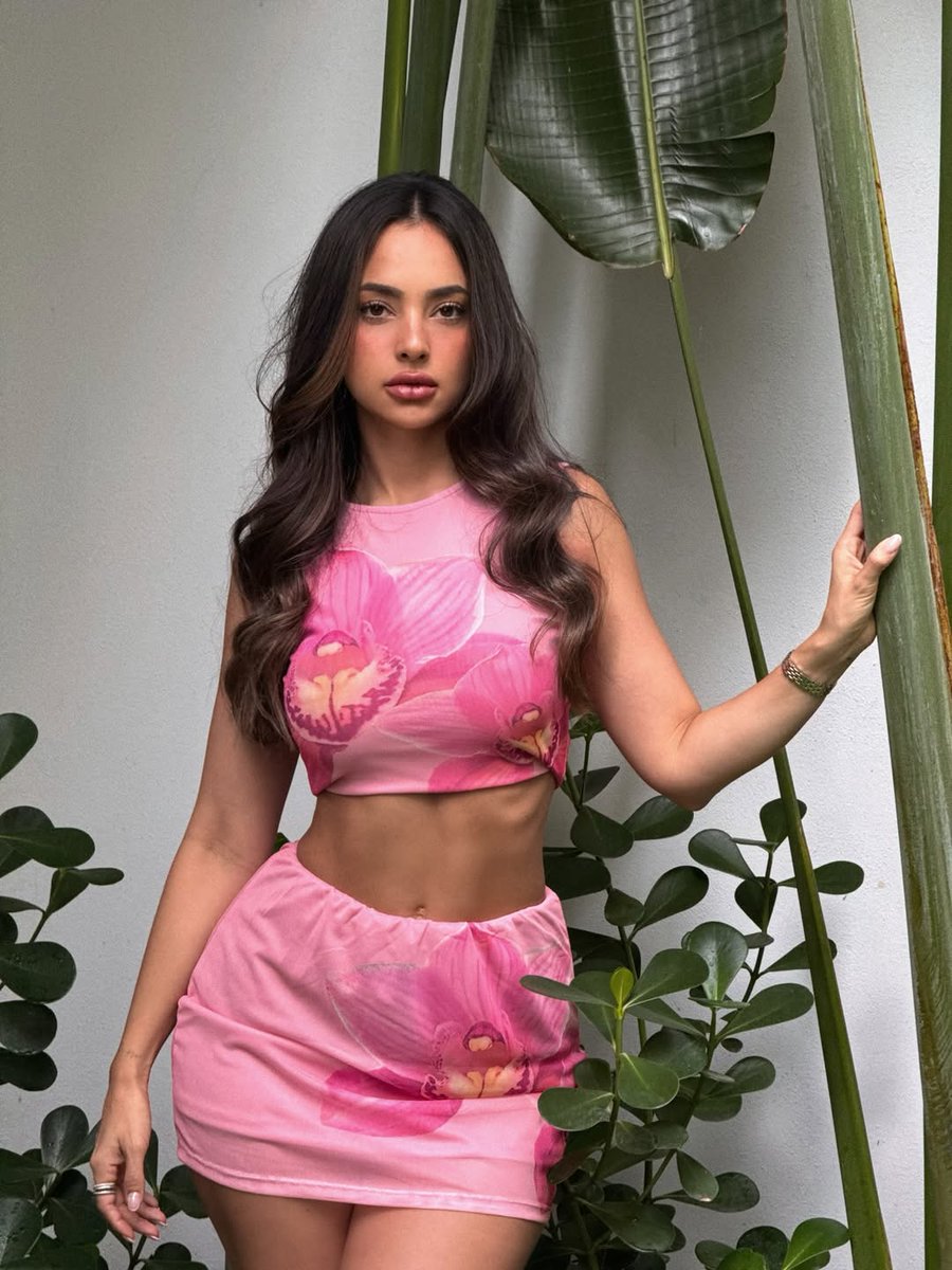 harriet2vytr's tweet photo. 🌺 It’s here! ’s biggest sale of the year with 50-90% off everything! Shop now ⬇️

* Orchid dreams mesh set https://t.co/YnBaJnI70Y