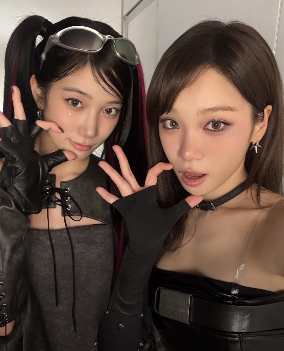 kzhcentric's tweet photo. OMG KAZUHA AND CHAEWON https://t.co/hDGefNJq6C