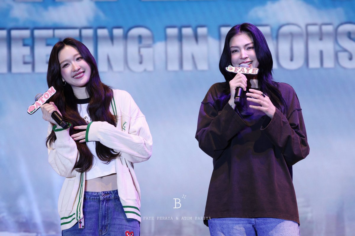 b_for_faye's tweet photo. 260919 FayeAtom Soundcheck 💛

🌻🍑
FAYEATOM KAOHSIUNG FANMEET
#FayeAtom1stFMinKaohsiung
#FayeAtom #FayePeraya #AtomPariya https://t.co/jA8Jbn1FgT