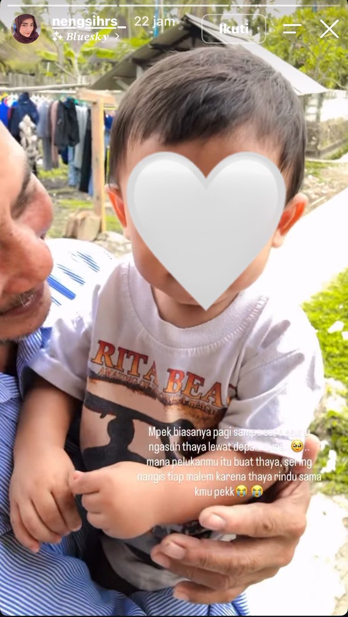 kysanagisa's tweet photo. nyesek banget paling gabisa baca ini😭😭😭
salah satu abk yg hilang di krakatau ini bernama pak surakhman (60) yg menurut info dari kerabatnya ternyata merupakan tulang punggung keluarga dan sedang merawat kakaknya yg tunanetra serta cucunya yg berusia 8 bulan
di foto terakhir terlihat raut wajah yg muram dan tidak menggunakan pelampung
sedihnya tuh baca komentar mungkin pak surakhman ini enggan berangkat karena bahaya tapi demi nafkah untuk keluarganya dia akhirnya ikut🥹
doa terbaik semoga semuanya bisa segera ditemukan🥹🥹🥹