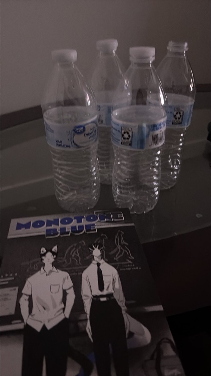 BearGuyVT's tweet photo. Gotta stay hydrated while reading Yaoi https://t.co/L0ZT05UM0Z