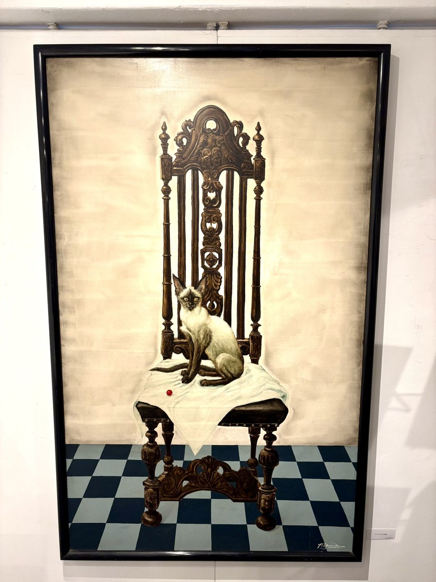 hitokazu's tweet photo. 銀座奥野ビル601号室Galerie Lã（ギャルリー・ラー）の小澤清人さんの個展を観てきた。生命力を感じさせる絵具の力強い塗りで西洋人形、植物、ねこの姿が描かれています。今回、素敵なねこちゃんの作品が展示されていて見応えあります☺️

9月17日（木）〜23日（水祝）11:00〜19:00（最終日16:00まで） https://t.co/A7V034SGdJ