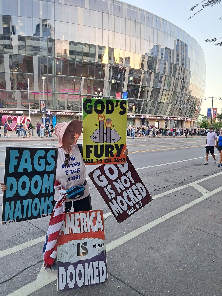 WBCShirl2's tweet photo. So many old folks came out to see the signs that share The Gospel of our Lord Jesus Christ on their way to the @EricClapton concert. https://t.co/ANaM2WgXOw