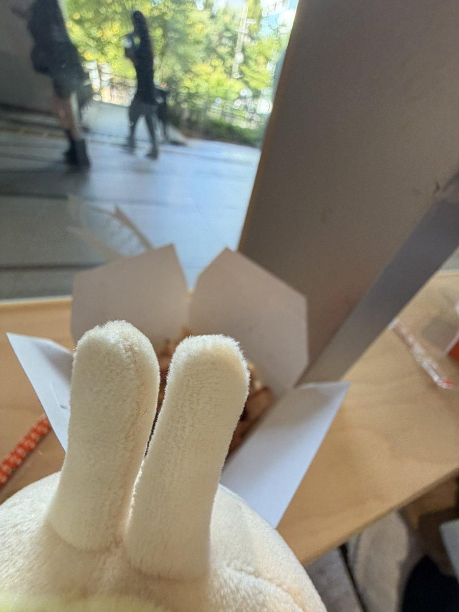 tangisada's tweet photo. 오늘 폰뒤에 우사기케이스 달았더니 우사기의 하루 처럼찍힘 https://t.co/9x8Vcgf8mx