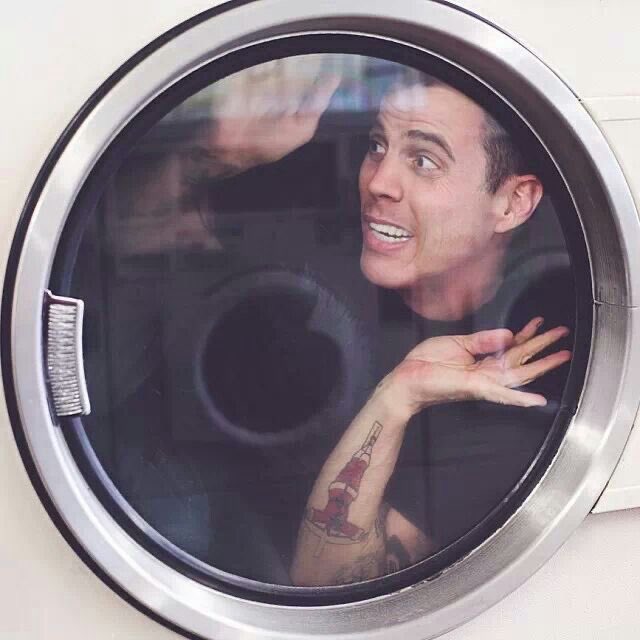 partyboymood's tweet photo. mama they trapped me in an orb https://t.co/ul3Fslkod1