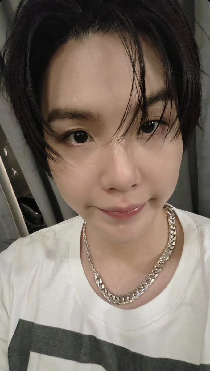 hourIysuga's tweet photo. WE HAVE NEVER BEEN SO BACK https://t.co/dAJhTjpwTd