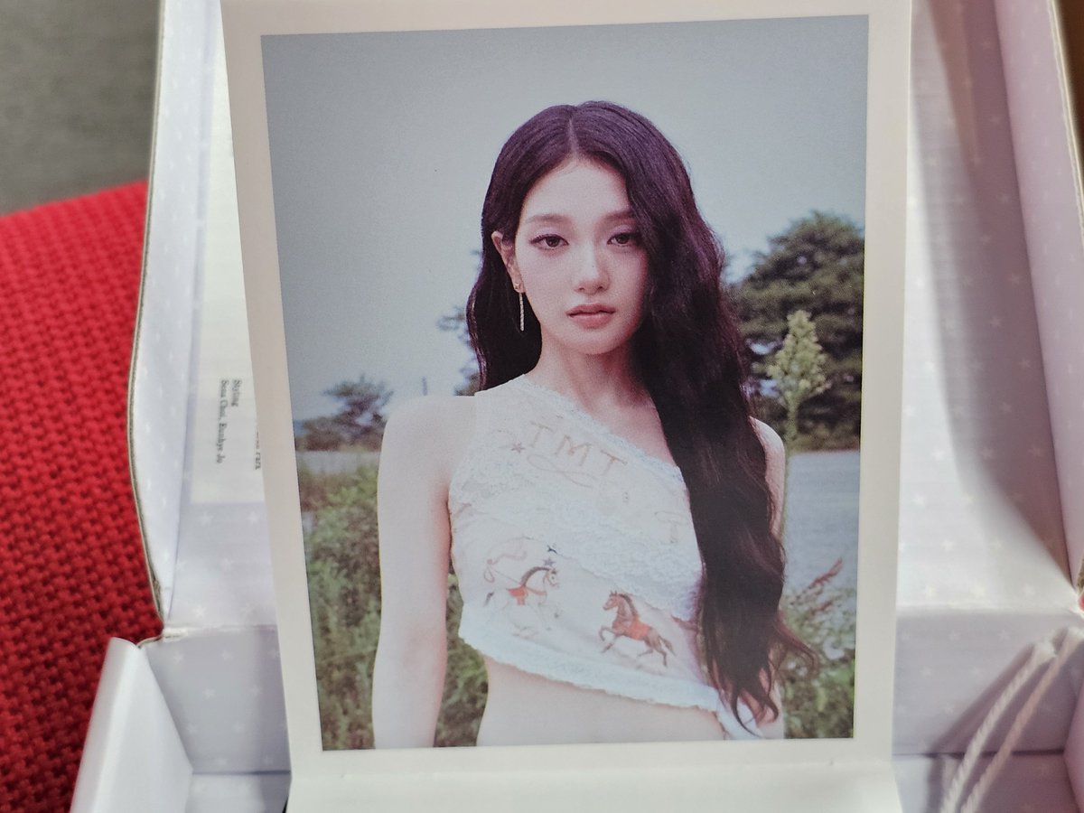 _glasslsy's tweet photo. 구디 앨범 구성품 귀엽네 ㅋㅋㅋ https://t.co/85xKJWz95k
