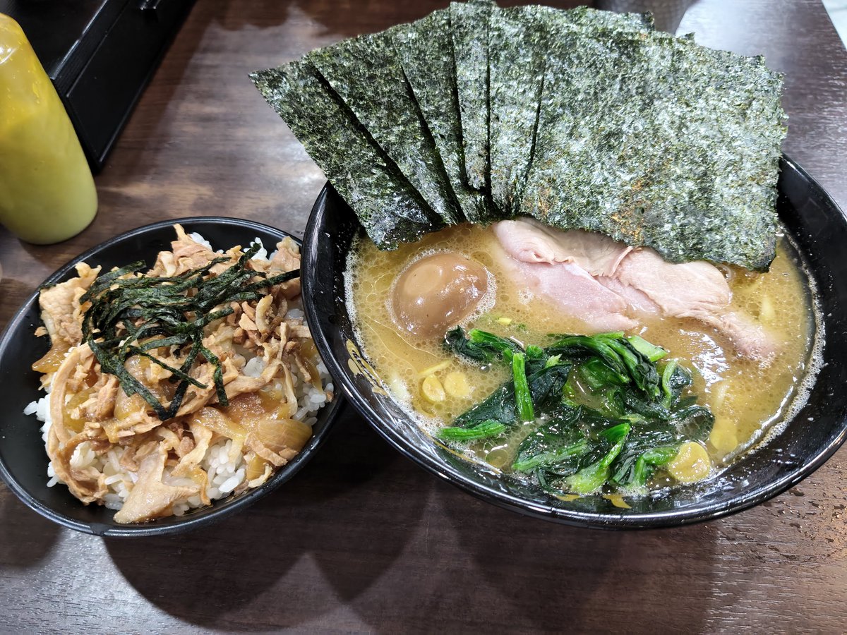 kiririn3000's tweet photo. 早期離脱しました
千葉の家系、最高だな！ https://t.co/58eyxZt8wT