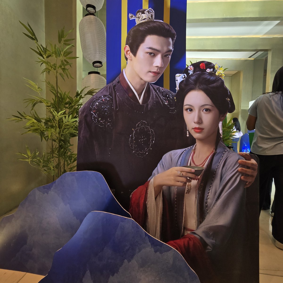 MymintNet's tweet photo. ภารกิจพาคนหล่อกลับบ้าน 🐷🧡💜 
ก่อนมาเจอตัวจริง
#สวีข่าย #Xukai
#SpringOfTheBladeTH
@iQIYI_Thailand https://t.co/Q7e7Zqt2nX