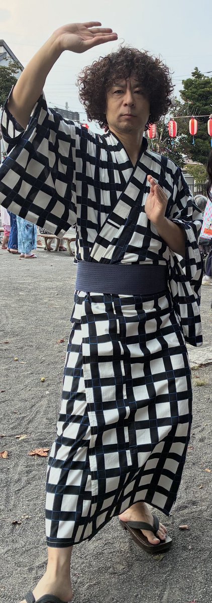 onakatakeshi's tweet photo. じゃー、おれの浴衣も見て（盆踊り後） https://t.co/BOlRTDvuwZ