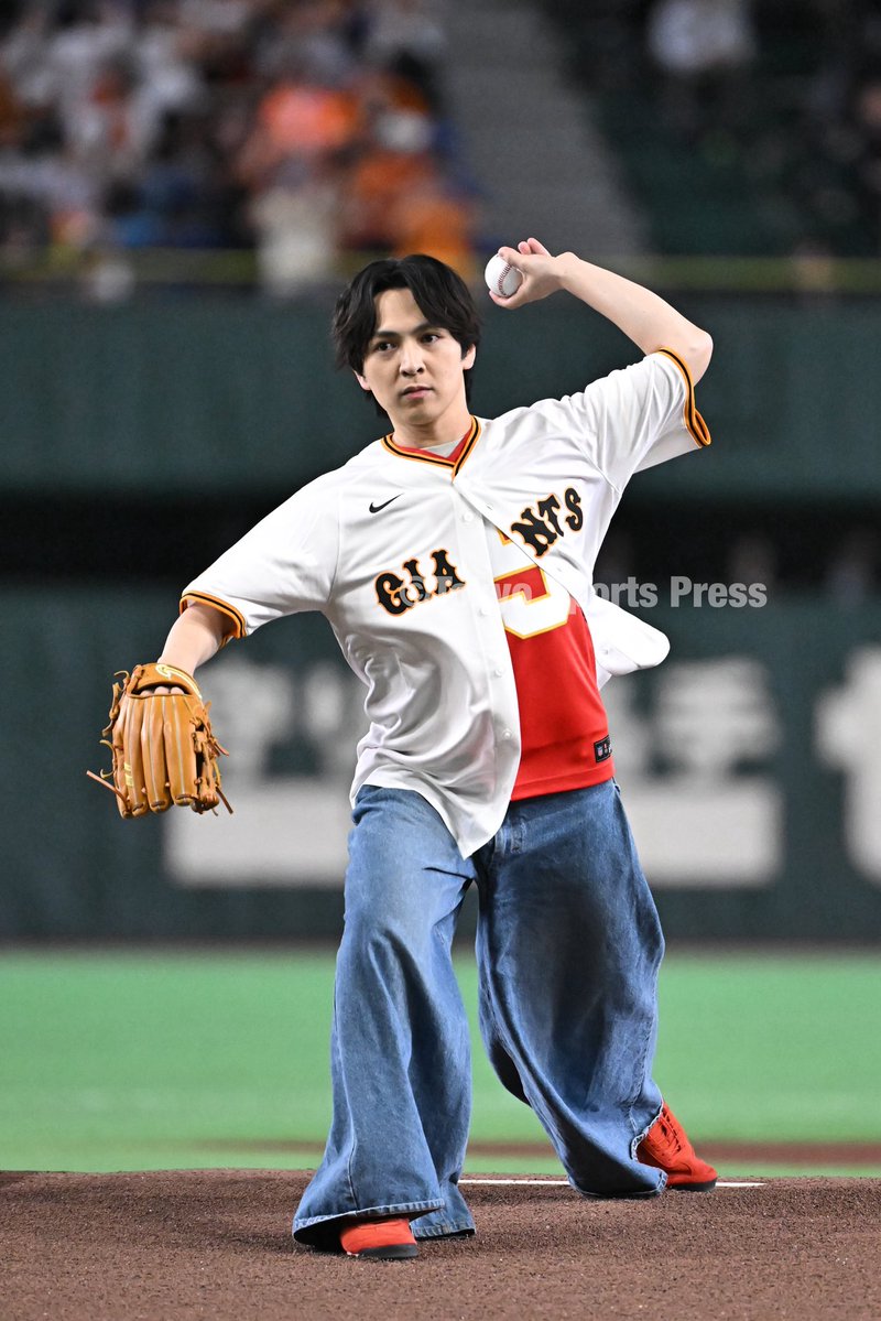 tospophoto's tweet photo. 【プロ野球】2026/09/19
#巨人 × 中日

ファーストピッチ
#吉田仁人 

#giants #MILK https://t.co/eHkRg514DY