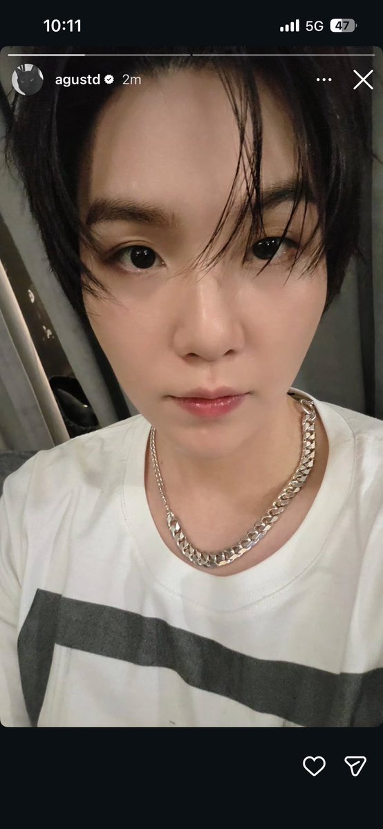 tetebbi's tweet photo. just remember he used to post one selca on twt and one with the smile on weverse https://t.co/WMQ9fOuX6y