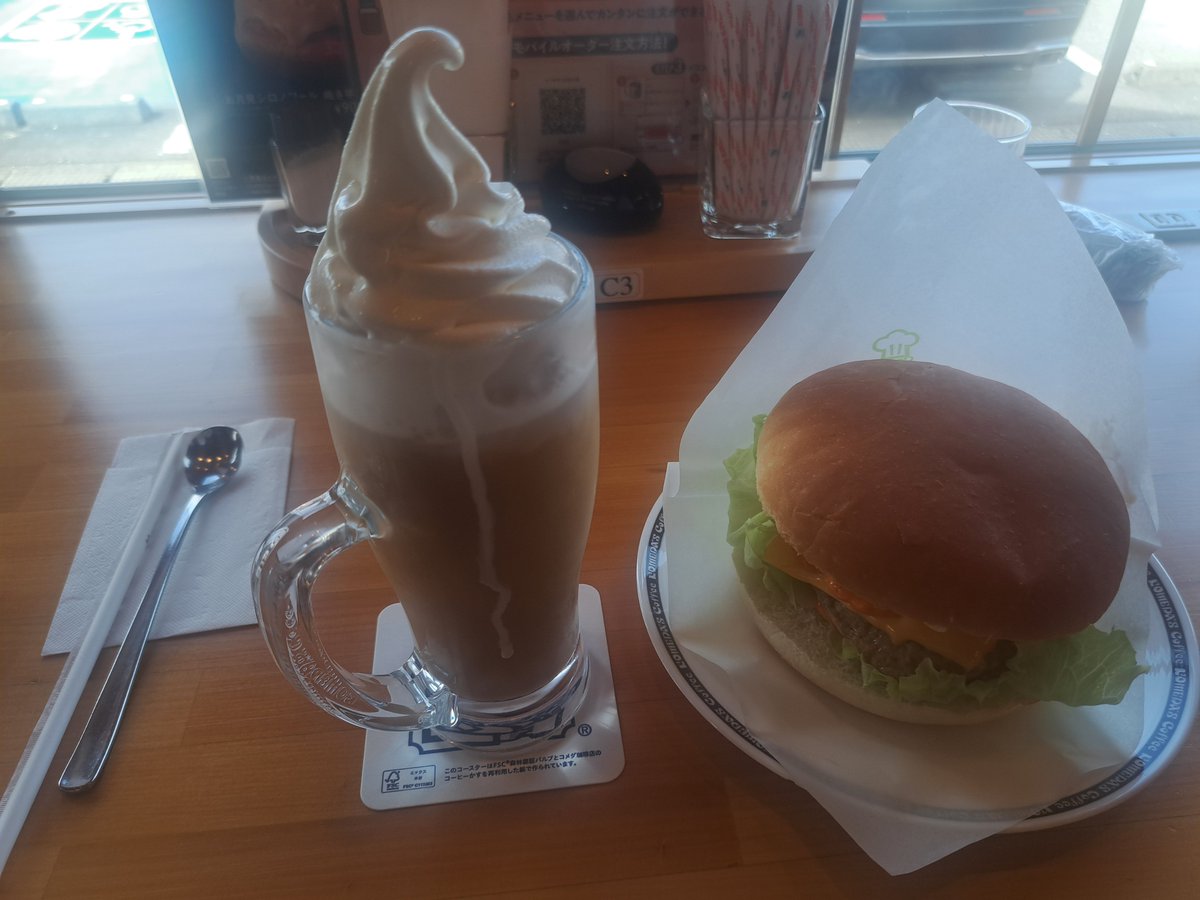 tartue116's tweet photo. コメダ豪遊男。

食べきれなかった時の保険として、シロノワールじゃなくてクロネージュにしてる辺りに心の弱さを感じる。 https://t.co/07jUq1rqhB