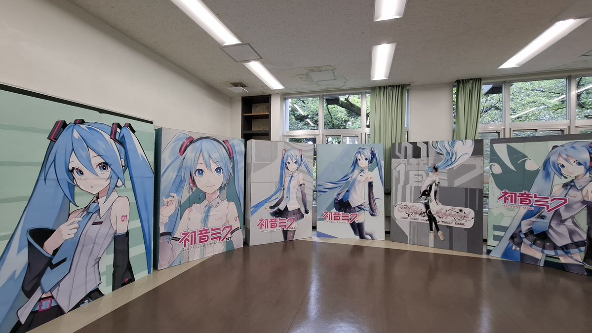 nagafusa55's tweet photo. 開成中学校・高等学校の文化祭「開成祭」で、同校のVocaloid同好会により開催されたファンメイドライブの第2公演を観た
素晴らしかった…
完全に「電子の歌姫初音ミク」をそこに降臨させていた
すごいなオイ
#MIKUKAISEI #MIKUKAISEI2026 https://t.co/hwGiN05xFf