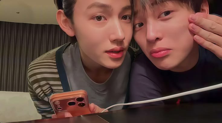 disunut's tweet photo. Loh he eh lah😭💜🥲🥺💜😭👻☹️🥰🥰☹️🥰🤔😔❤️‍🩹🥰❤️‍🩹🥰🤨😳😠🤨🥰🙏🏻😆😳🥰🥳🥳😳🤔😩🤔 https://t.co/XeCoTBoXS0