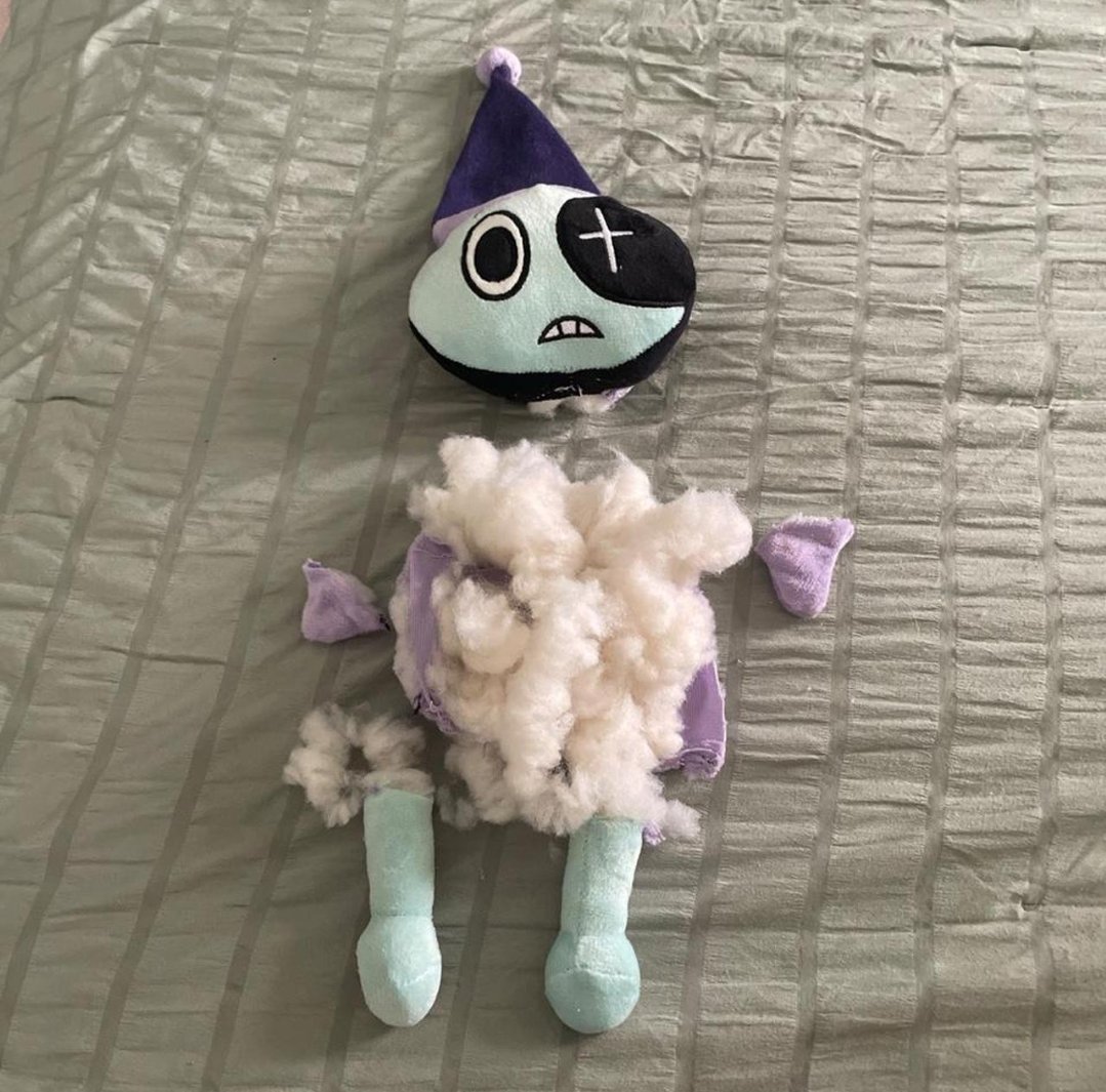 haloicus's tweet photo. I just saw this genuinely being sold on depop https://t.co/JhNGtlJg5s