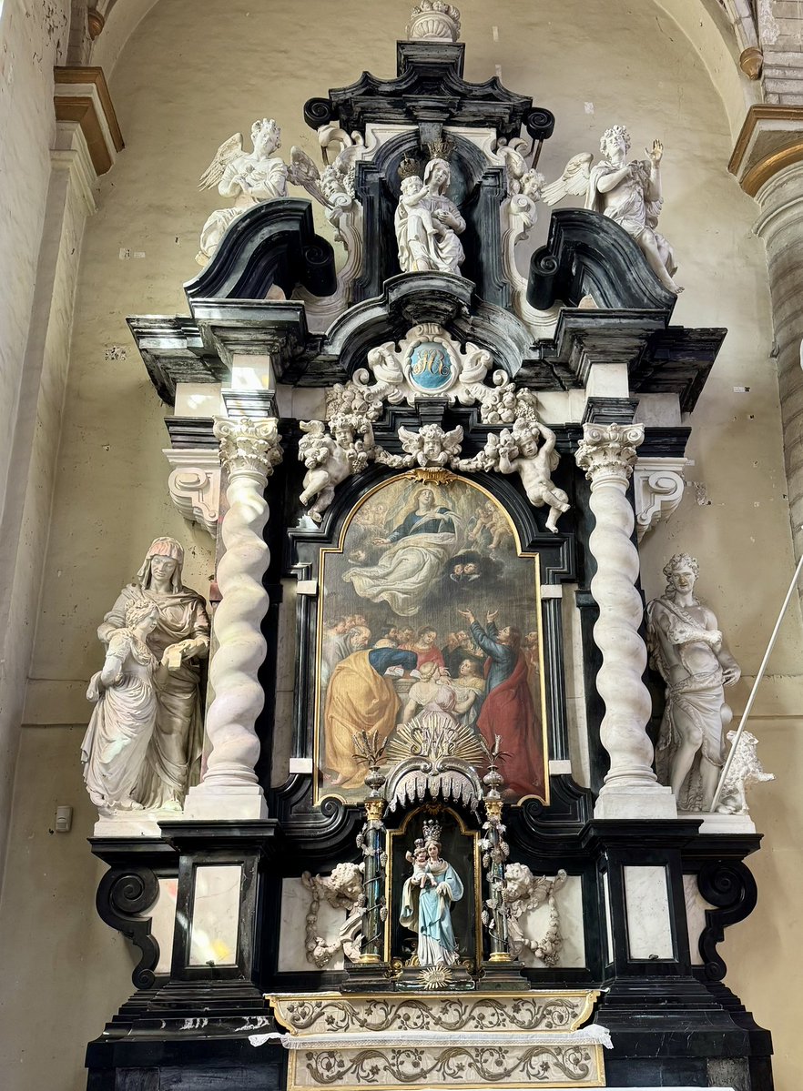 EMFVerheggen's tweet photo. De grote, prachtige en weldadig gedecoreerde Begijnhofkerk toegewijd aan Sint-Margareta in de Vlaamse stad #Lier 💒
#UNESCO werelderfgoed 🏛️
Gebouwd en gefinancierd door de begijnen zelf, 1664-1671 👸
Uitstap met collega’s van het #Ruusbroecgenoorschap Antwerpen 🇧🇪 @UAntwerpen https://t.co/kGvLoee5qe