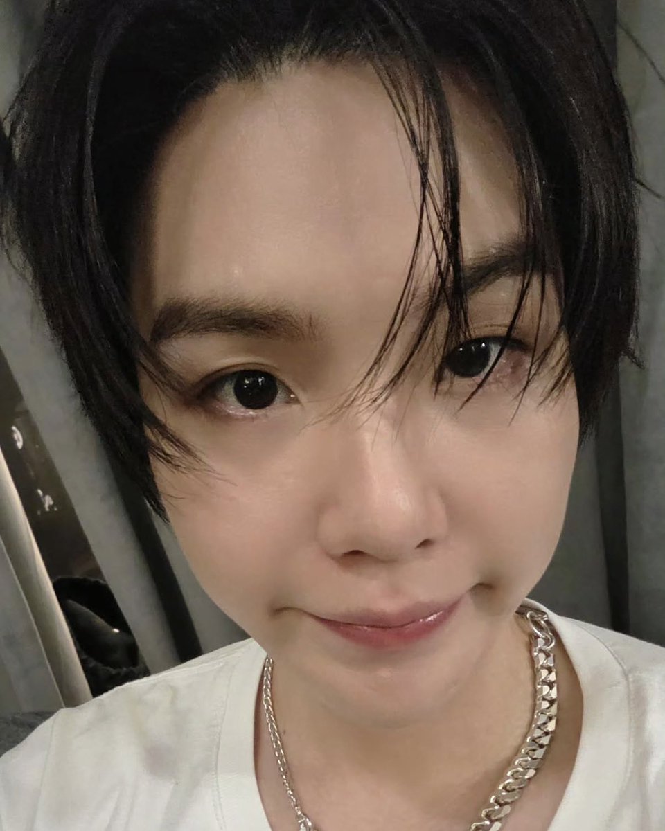 puppykoos's tweet photo. min bobakitty ⚞^◕⩊◕^⚟ https://t.co/oKJHaptRLV