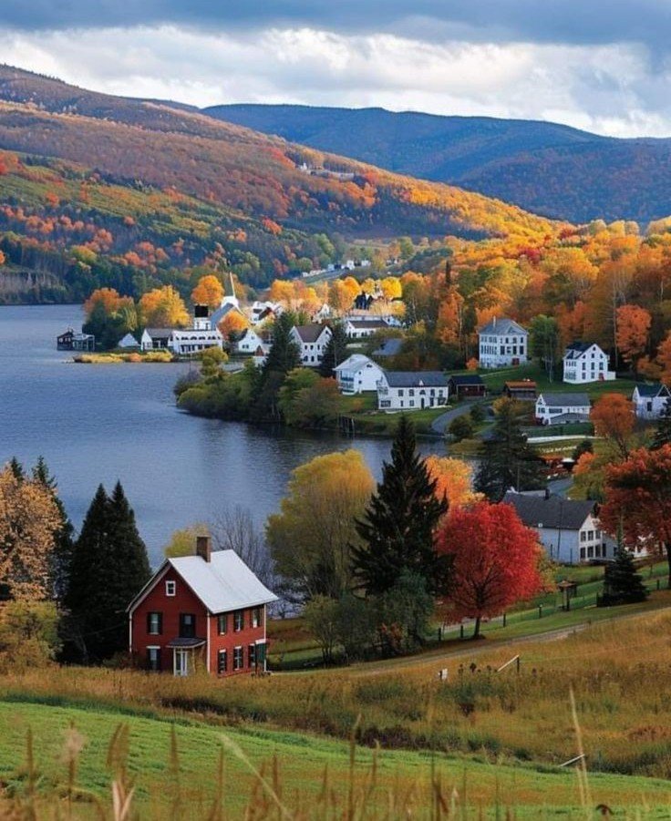 Oklahoma45678's tweet photo. Connecticut River Byway, Vermont USA 🇺🇸📍 https://t.co/XnHbUsbqTO