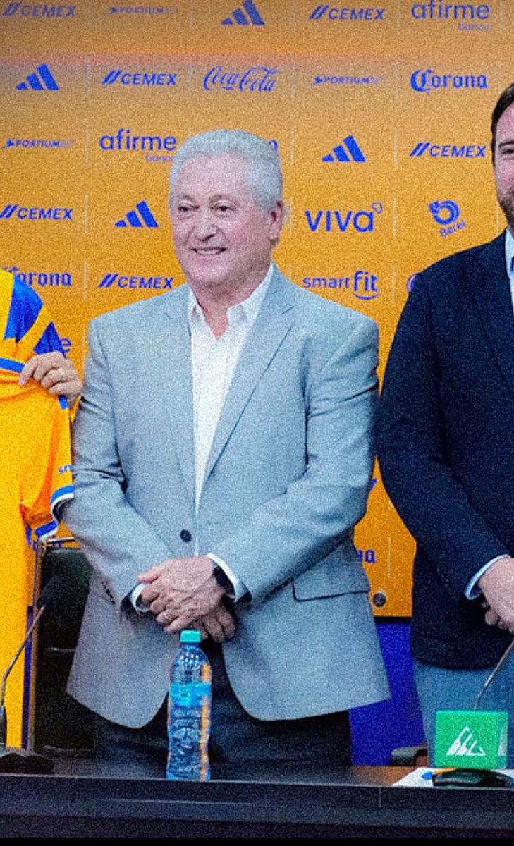 BlueCFM_'s tweet photo. Creen que Vucetich debería despedir a Vucetich? https://t.co/eiCs7CktBt