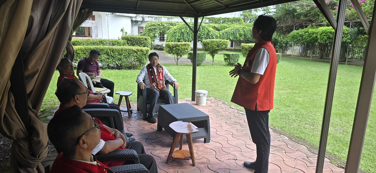 jacob_zhimomi's tweet photo. Pleased to meet with the office bearers of the Western Sümi Kukami Hoho who called on me. Deliberated upon matters of concern and interest with the regard to the welfare of the community. Appreciate their commitment and service. Best wishes in their future endeavours. 
@narendramodi @AmitShah @NitinNabin @blsanthosh 

#Nagaland 
#Sümi