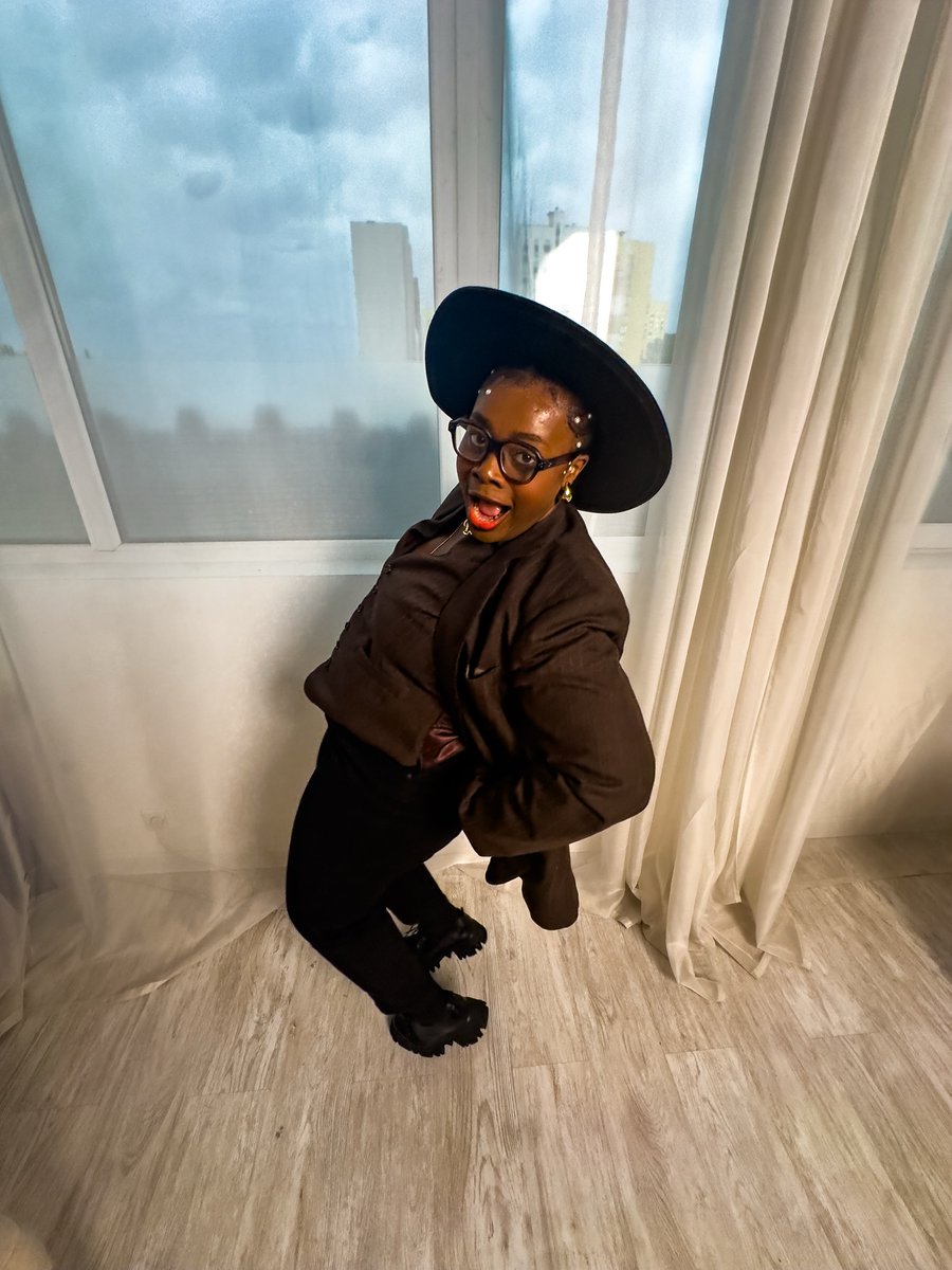 FilibertoCathy's tweet photo. “Own the vibe, own the day”
Stylist @dr. browncaramel. lifestyle
📸 @o_mofa
Editor @dr. browncaramel. lifestyle https://t.co/RbKPt3S9NT
