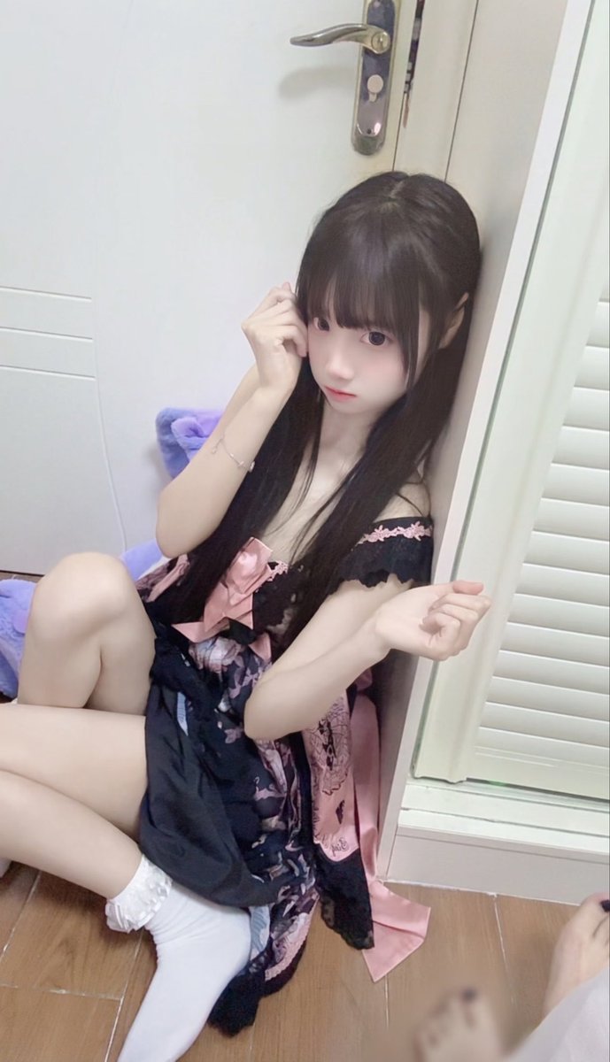 SABRINAVITORESA's tweet photo. 今天不用上课无聊哟！臭美一下

我真的给bb看啊 

不相信你试试 噢😯

初中生的粉福啊 反正我不要🚪的啊！！！ https://t.co/a4TTtN7h7V