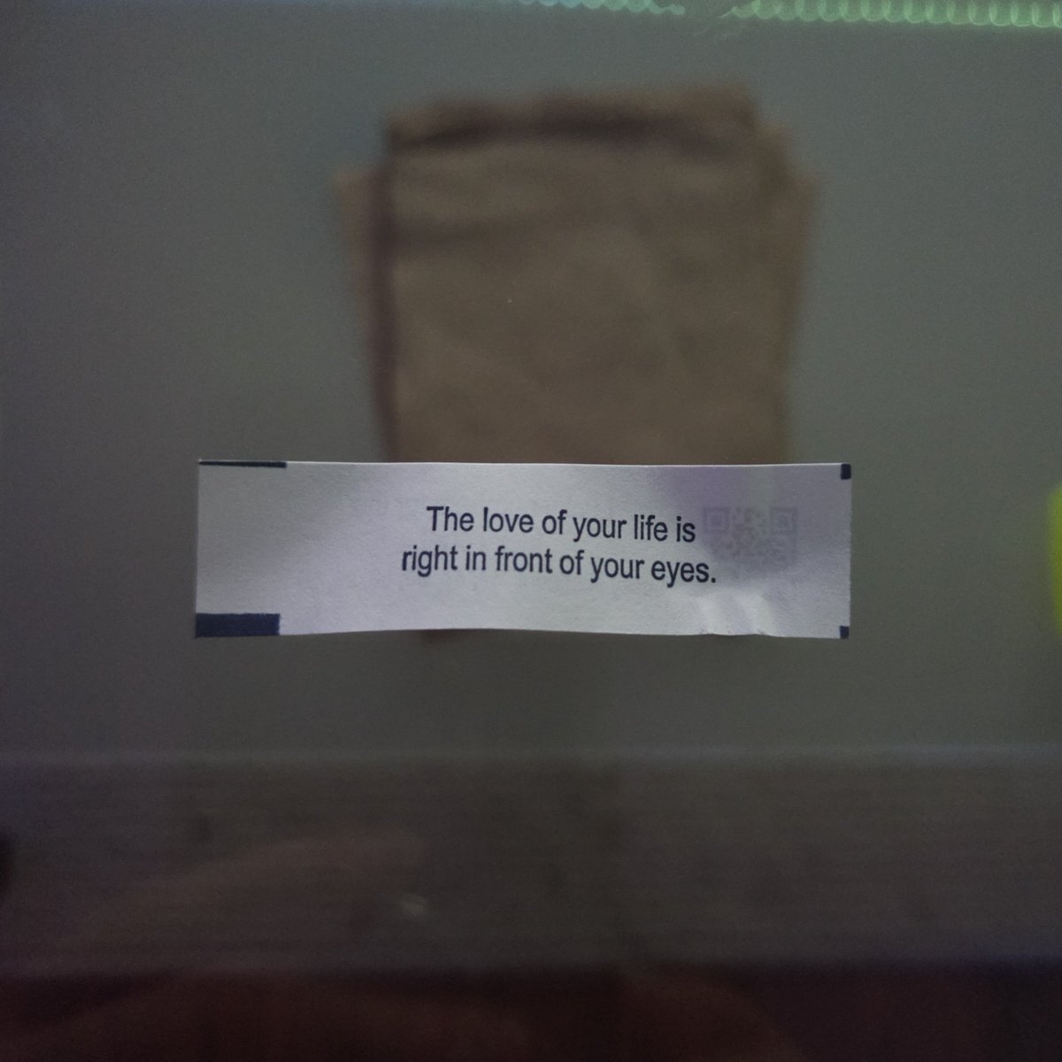 mtndew0kitty's tweet photo. my bf and I got Chinese food and I felt so fat and guilty until I opened my fortune cookie and got this https://t.co/7wry5KNHQE