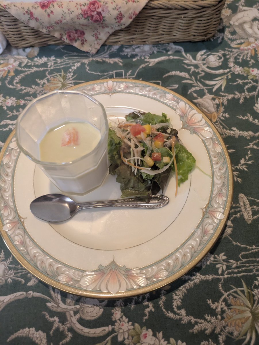 inukumadayo's tweet photo. ランチ！ https://t.co/8mK4Uw3nVq