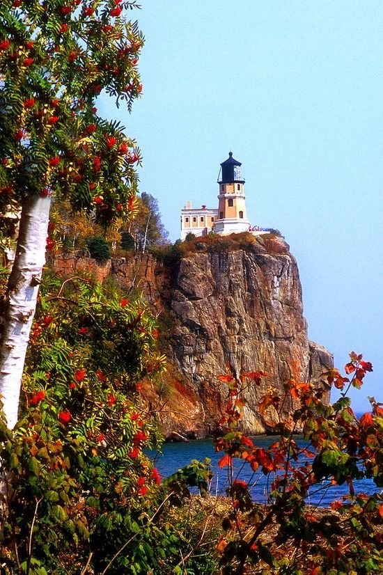 Oklahoma45678's tweet photo. Split Rock Lighthouse, Lake Superior,Two Harbors, Minnesota USA 🇺🇸📍 https://t.co/cryfVJCZKd