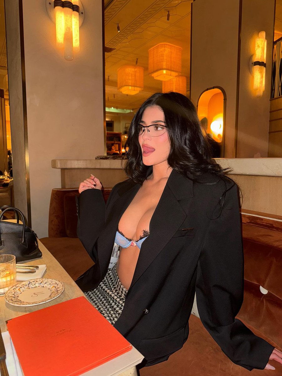 mortvenise's tweet photo. Every single night, I pray that my tits are sitting right. 🤍 https://t.co/foWAJy8bXN