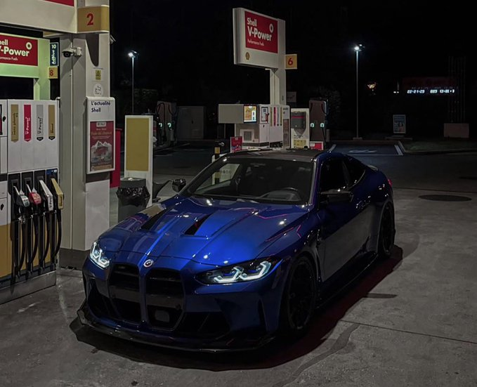 844drick's tweet photo. The M4 and I starring at each other https://t.co/uHa3wDNjTo