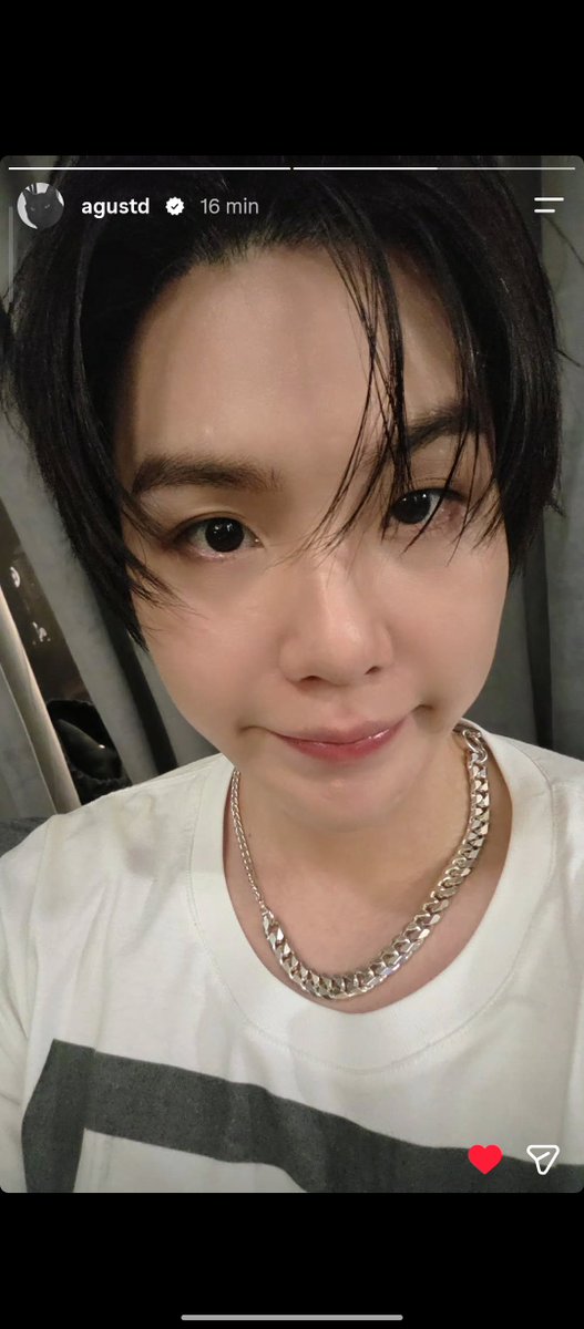 rkievck's tweet photo. ele sentiu que eu tava triste e apareceu pra me curar 😭 te amo minmin te amo minmin https://t.co/sTfsBZ770U