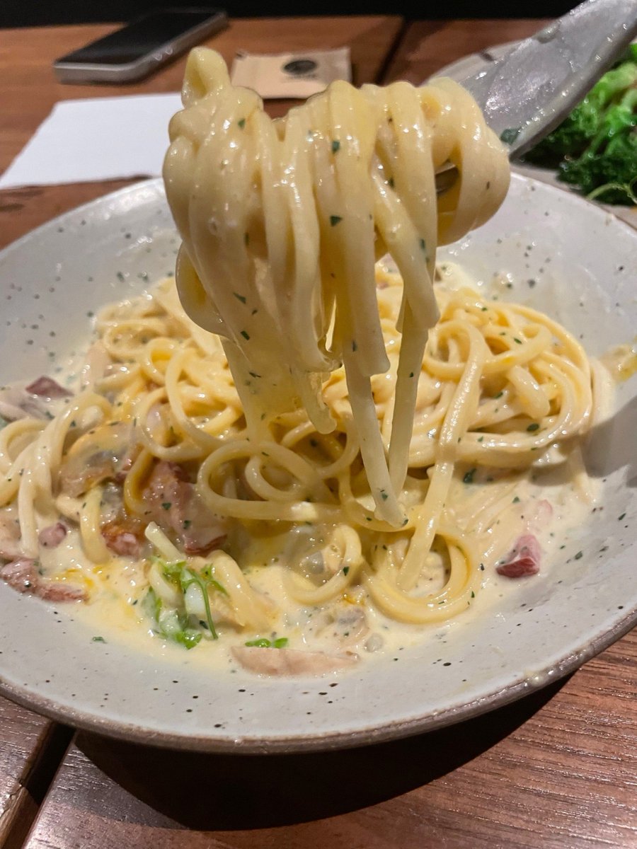dongy757707's tweet photo. Just had the most melt-in-your-mouth truffle mushroom pasta at that new bistro on Main St! Creamy, perfectly seasoned, and the truffle aroma hit me the second I sat down  10/10 would bring my foodie crew back! https://t.co/bIiHm4bf2b