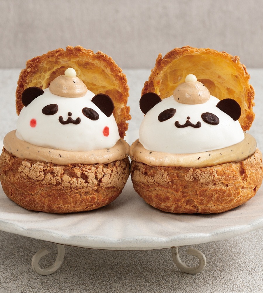 fashionpressnet's tweet photo. 濃厚ロイヤルミルクティーの「パンダ」シュークリーム、“じっと見つめる”可愛い表情を椿屋珈琲で - https://t.co/CjDCWNfpkW https://t.co/R1hfGylpip