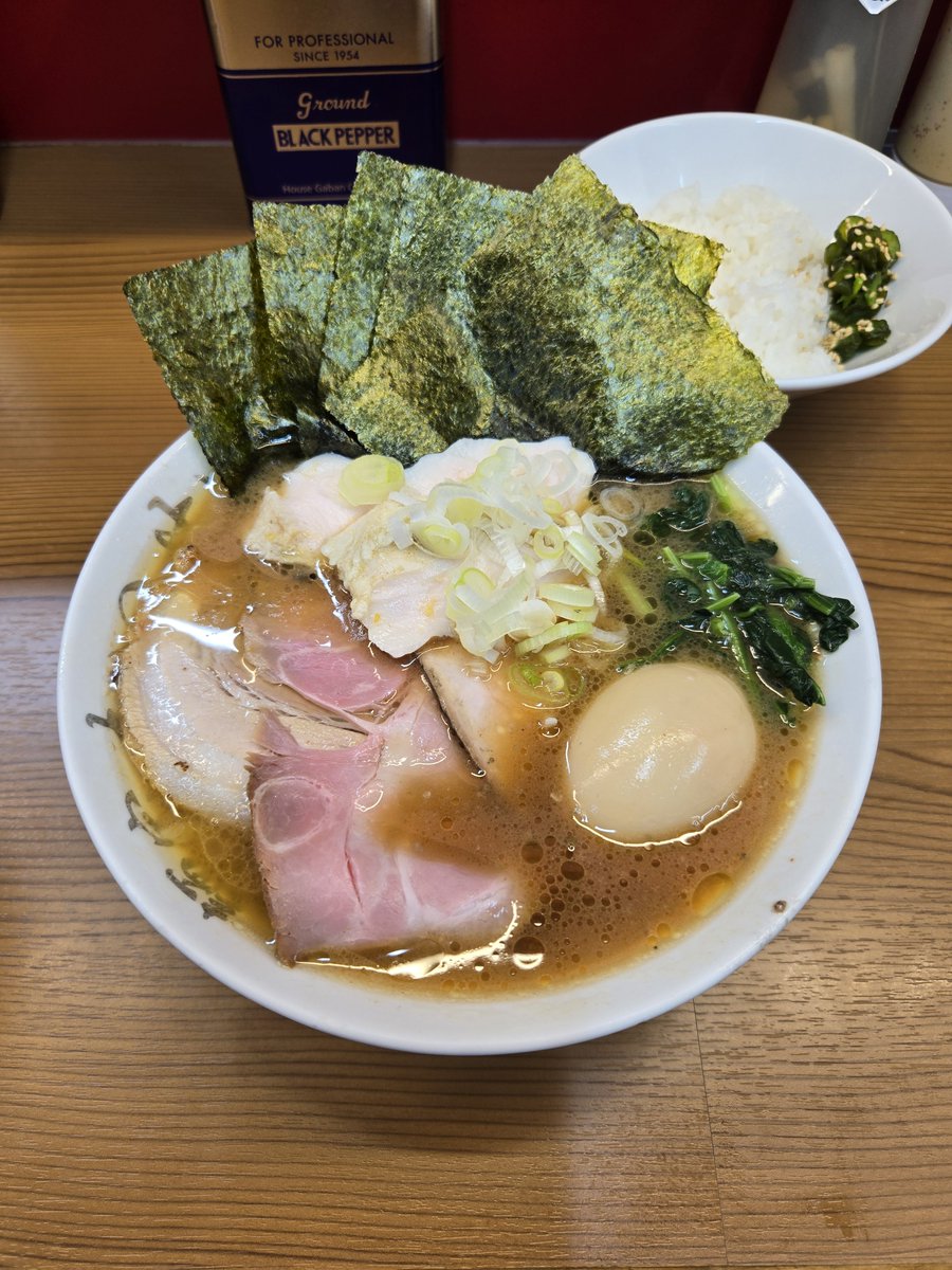 NSXtypeR_NA1's tweet photo. 麺屋たいせい（東京都中野区）
上特選ラーメンと小ライス https://t.co/KrNmtkTyHK