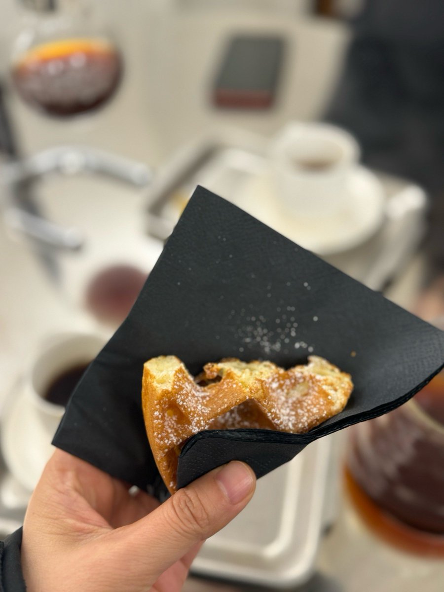 terek481687's tweet photo. Just tried a coffee-infused pastry at the new corner shop—flavor that hits just right, totally refreshed my afternoon slump! https://t.co/P14XTlyUe2