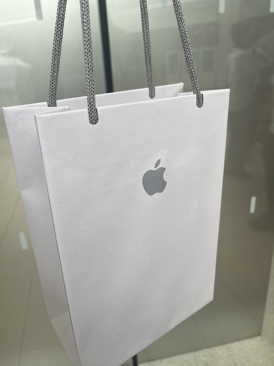 m_zbic's tweet photo. 流石にiPhoneが悲鳴をあげてたから
4、5年ぶりの機種変更🙂‍↕️

それにしても高すぎる https://t.co/gXQXqyq5kH