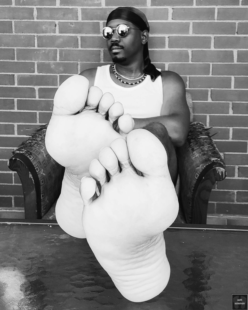 softsoleman's tweet photo. #softsoleman #malefeet #malesoles #widesoles #widefeet #manfeet #mansoles #bigsoles #bigfeet #meatysoles #meatyfeet #softsoles #softfeet #plumpsoles #plumpfeet #piedsmasculins #pieds #malefeetlovers #malefeetworld #feet #soles #toes #bigtoes #blackandwhite #noiretblanc https://t.co/0iYmNAOcbA