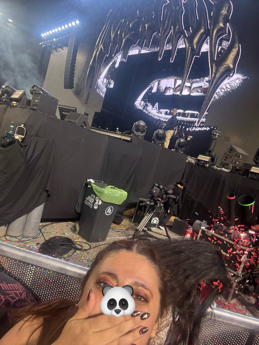 Ieefighting's tweet photo. En valla brasilera hija de puta , llora desde platea 😙 https://t.co/SUxiM3Yu3m