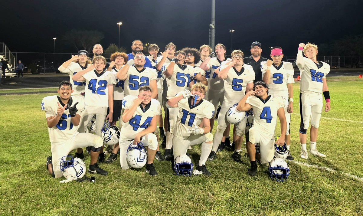 DC_Eagles_FB's tweet photo. Eagles win! 🏈💪

Huge night from our Qb James Mckinney and Wr Aaron Rountree as they connected for 5 Tds through the air!  

@AllSportsTucson @JavierJMorales @AZPreps365Andy @azc_obert https://t.co/sAHs4FxSMN