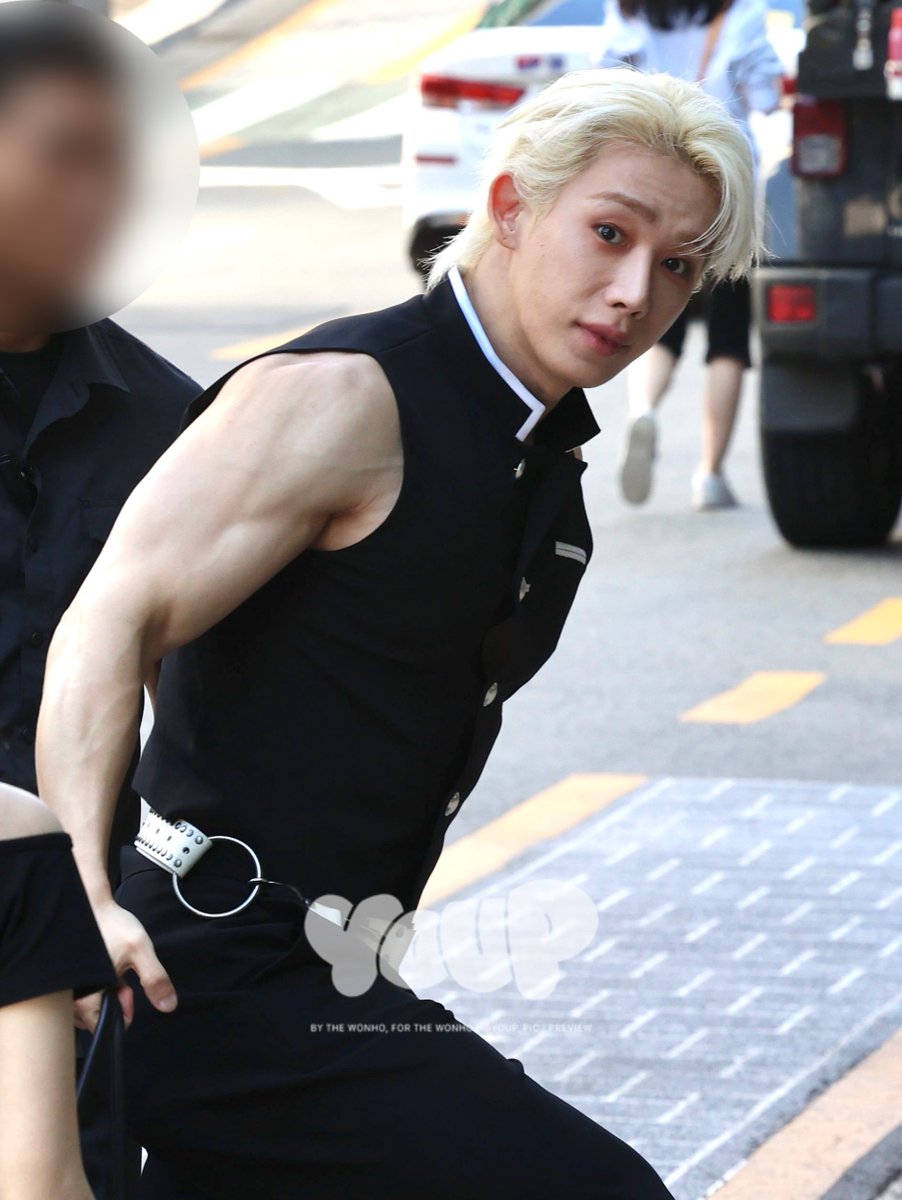 youp_pic's tweet photo. 260919 애플뮤직 대면팬싸 출근

워터밤... 그 분이 오셨다...! 🤩

#WONHO #원호 https://t.co/Nyr2Ra5Jmh