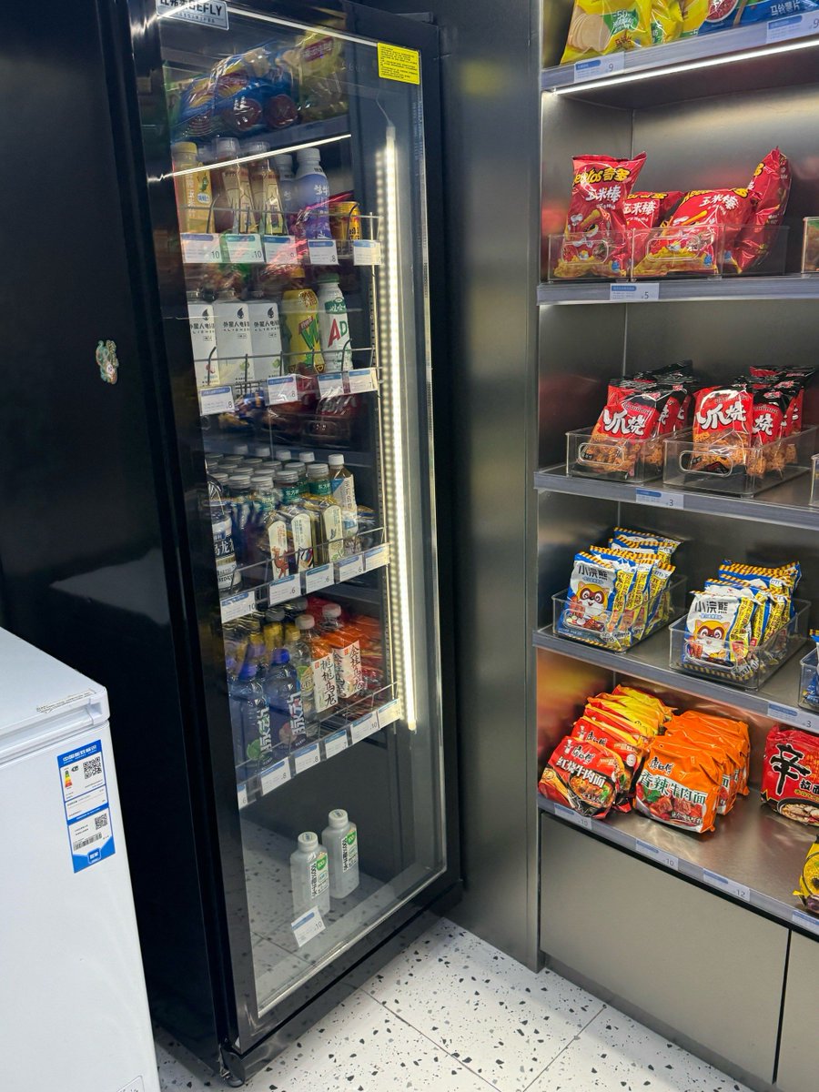 alorh441041's tweet photo. Just restocked our cold brew coffee u0026 zero-sugar snacks! Perfect for your morning commute or late-workout pick-me-up. Swing by before they’re gone! https://t.co/ETecRUWvbP
