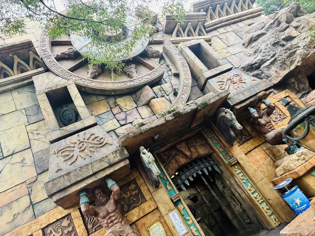 kohm325's tweet photo. Phaethon
足のぶん回される感覚が爽快の極み。他B&amp;M Inverted同様、不快な振動は殆どない。ブロックブレーキなしで、特に後半の畳み掛けが秀逸と感じた。
同園の中では相当凝ったテーミング。 https://t.co/eLuVLVfiHH