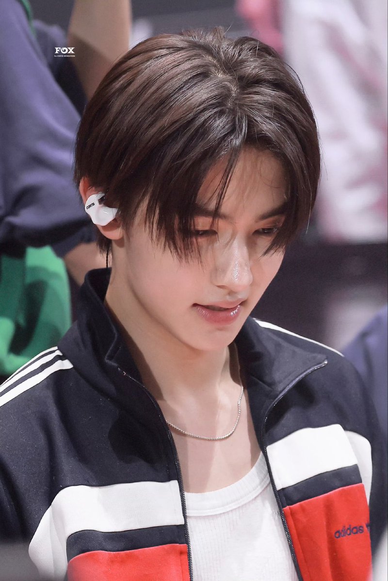 Elowenktvl's tweet photo. Within splendid Busan Asiad hall, EOMAGNETISM quickly gathers public eyes, ACEOM demonstrates solid performing foundation, and EOMPERIAL temperament owns the entire spotlight.

EOM BRINGS ACE FACTOR

#SEONGHYEONInFocus
#CORTISatBusanAsiad
#SEONGHYEON #성현 https://t.co/Bwnioer8fq