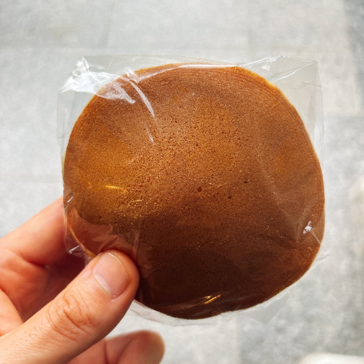 Naitou_Anger's tweet photo. うさぎやのどら焼きうめええ
　
東京三大どら焼きは浅草の亀十を残すのみです。
草月も美味しかったけど、うさぎやは回転の早さが良かった。並ぶけど速攻買える https://t.co/K4UzdHF5jB