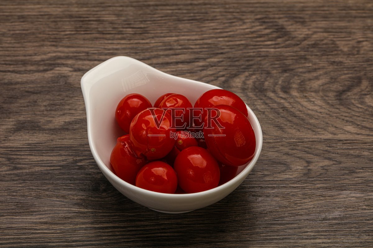 brasc986478's tweet photo. Fresh seasonal cherry tomatoes hit different! Juicy, sweet, and so versatile—perfect for salads or snacking.  Worth every bite! https://t.co/3iXAVKRlEP