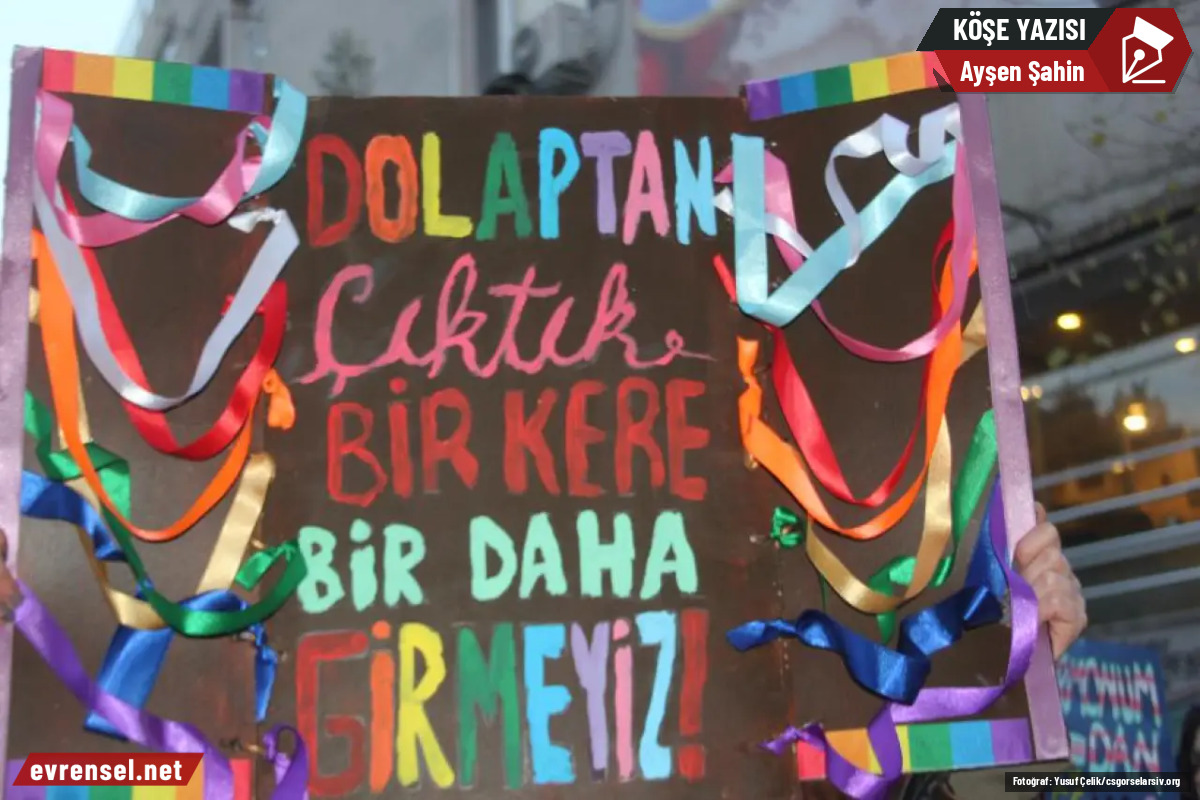 evrenselgzt's tweet photo. "İnsanların cinsel yönelimlerini yasaklamak, neden sorusunu yasaklamak demek. “Sen kim olduğunu sorgulama, sana çizildi bir hayat, ne buyurulduysa öyle yaşa.” Neden sorusu tüm bilimlerin konusu, bilimi de yasakla."

✒️ Ayşen Şahin (@temcikterelelli) yazdı

https://t.co/DZ7yV1KooK https://t.co/fVOGEzbl86