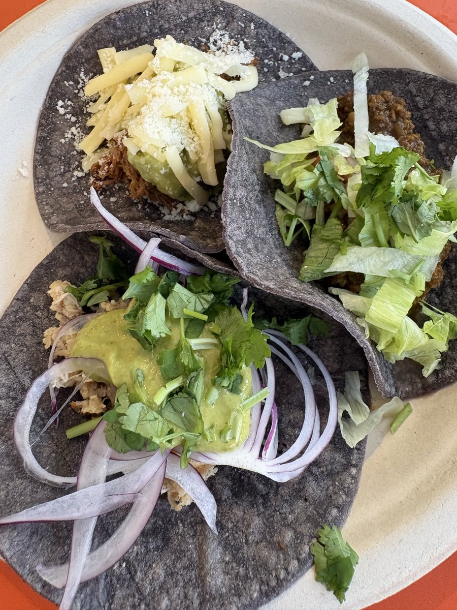 taguchiryusuke's tweet photo. モッキリセンターのあとは
オータムフェスト6丁目で
タコスとビール決めましたよ🌮🍺 https://t.co/EpYgd5TUGu